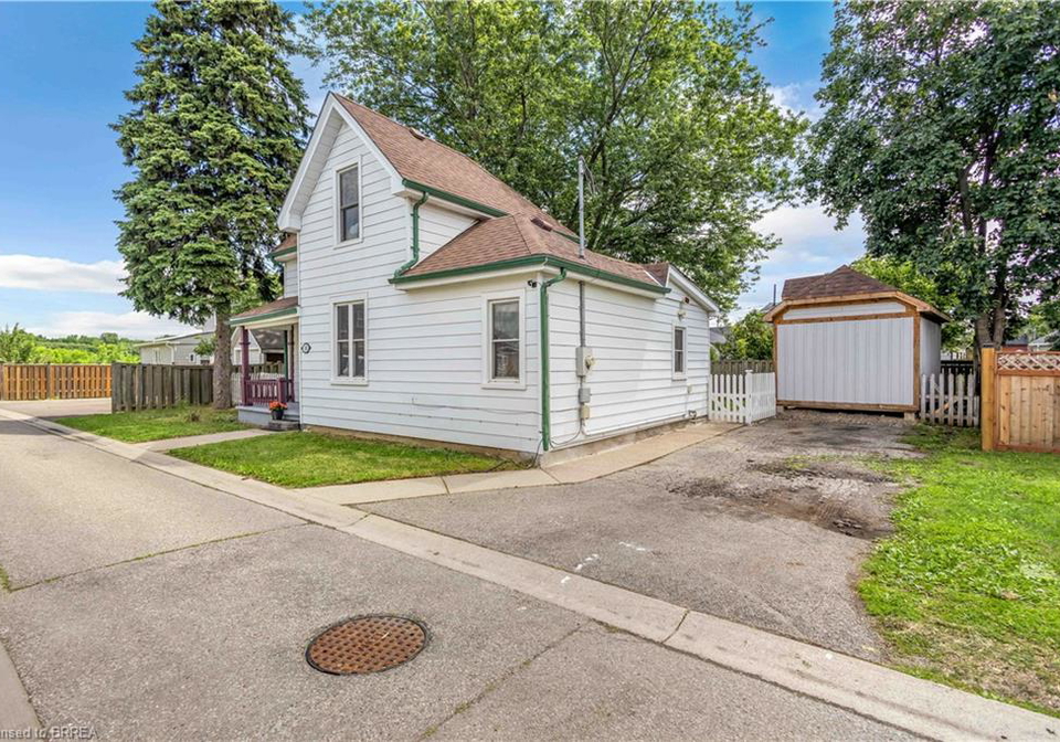 10-bishop-street-brantford-ontario-40842064