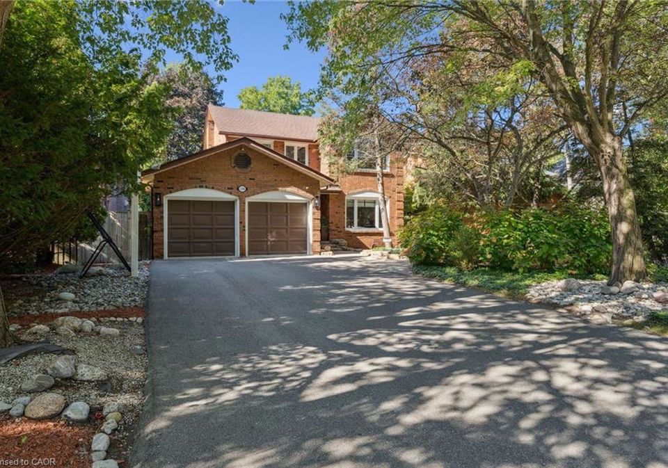 1194-queen-victoria-avenue-mississauga-ontario-40842073