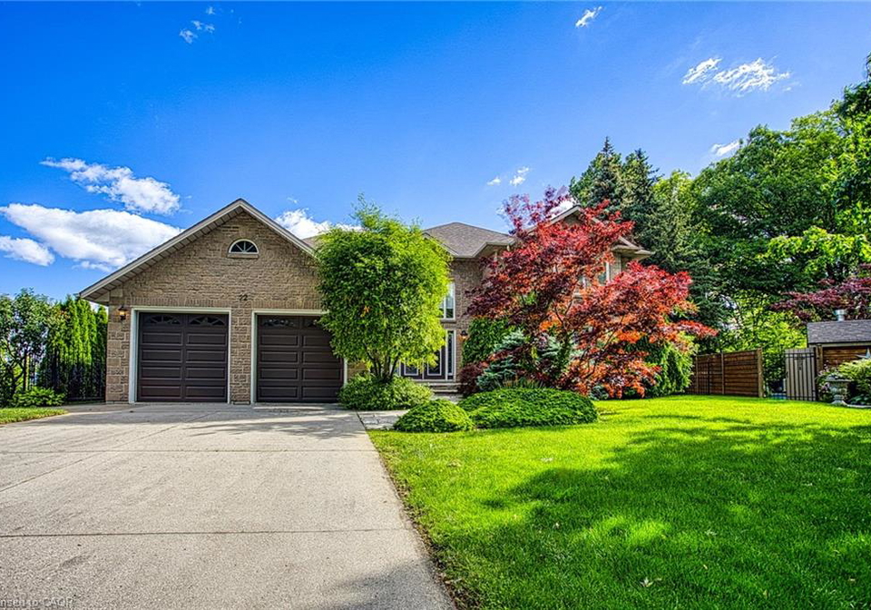 22-burt-court-stoney-creek-ontario-40842085