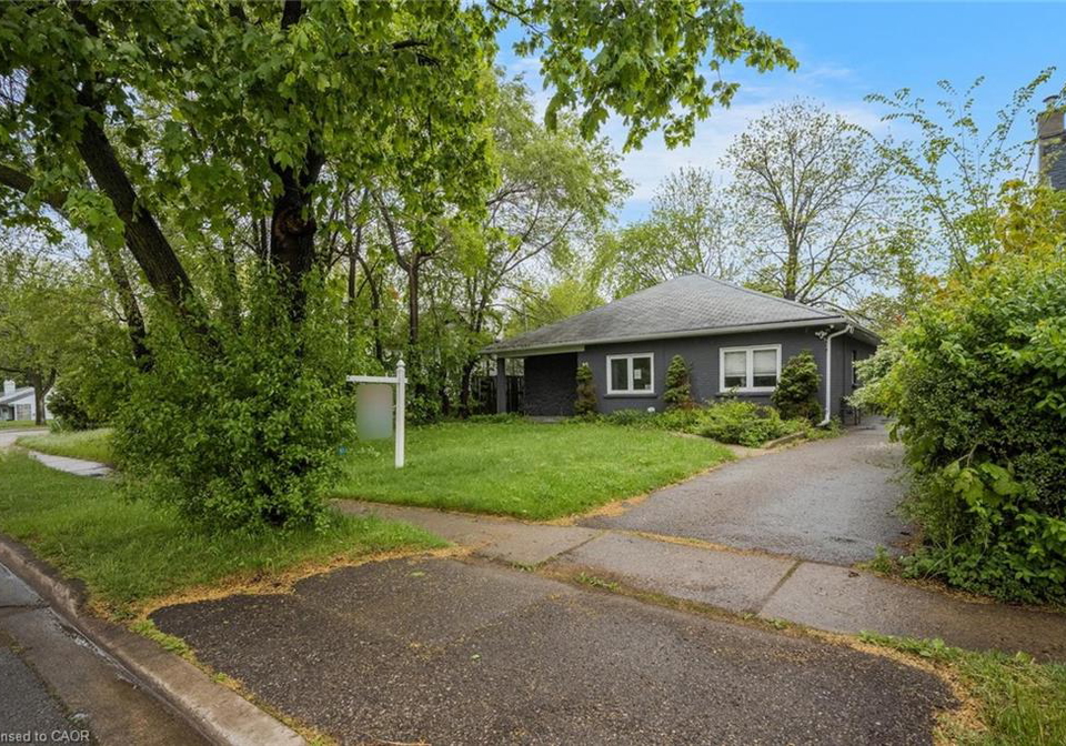 16-woodward-avenue-brampton-ontario-40842090