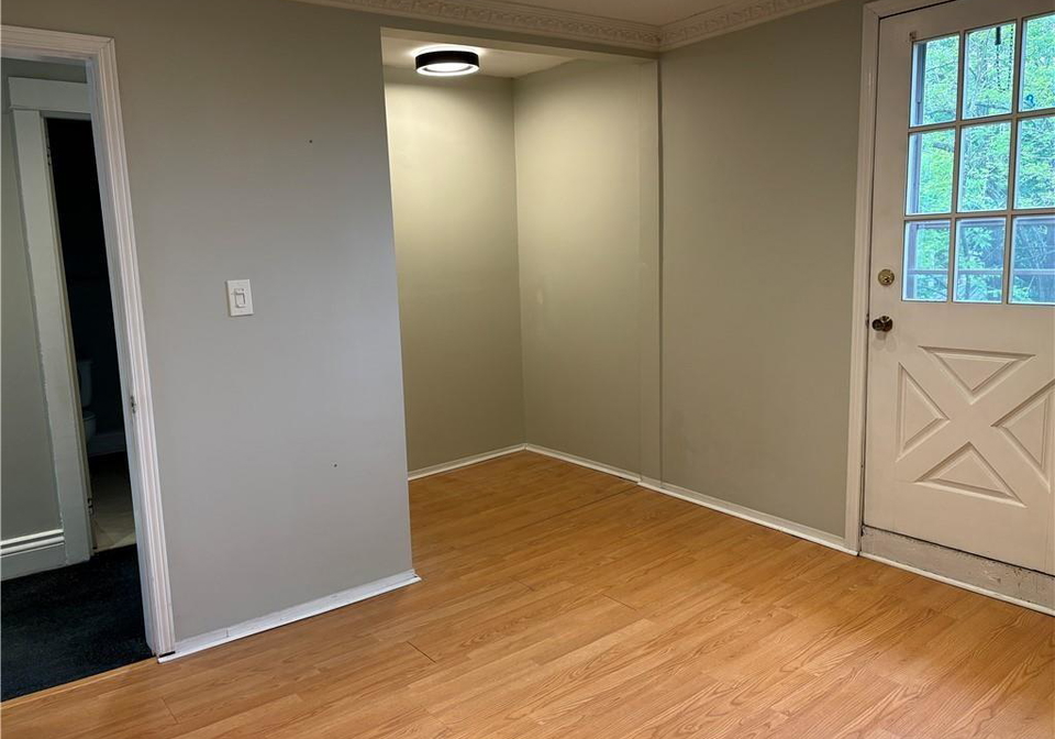 3f-269-main-street-w-hamilton-ontario-40842092