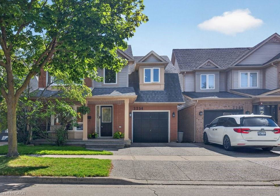 2254-pathfinder-drive-burlington-ontario-40842105