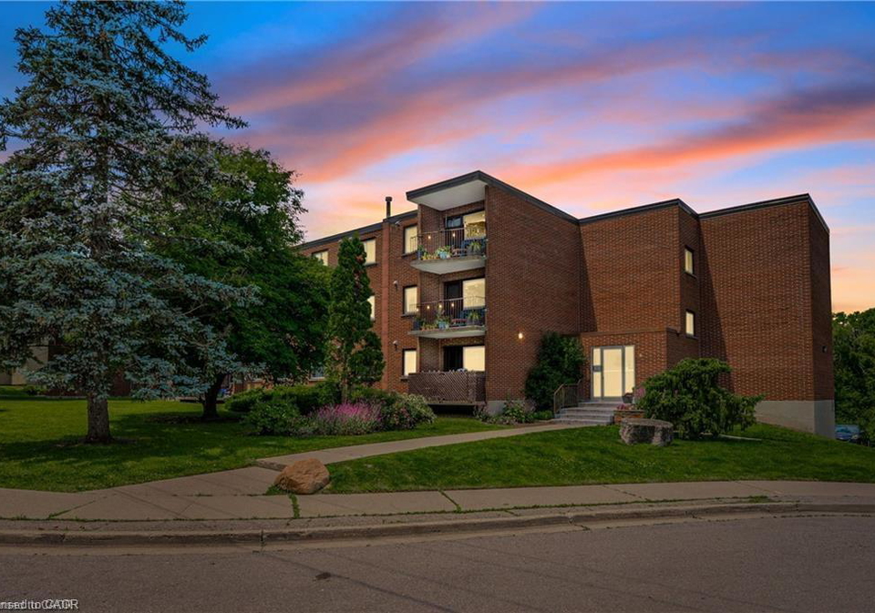 303-4-avalon-place-kitchener-ontario-40842117