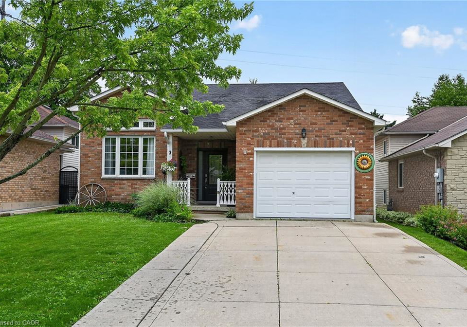 15-fuller-drive-caledonia-ontario-40842143