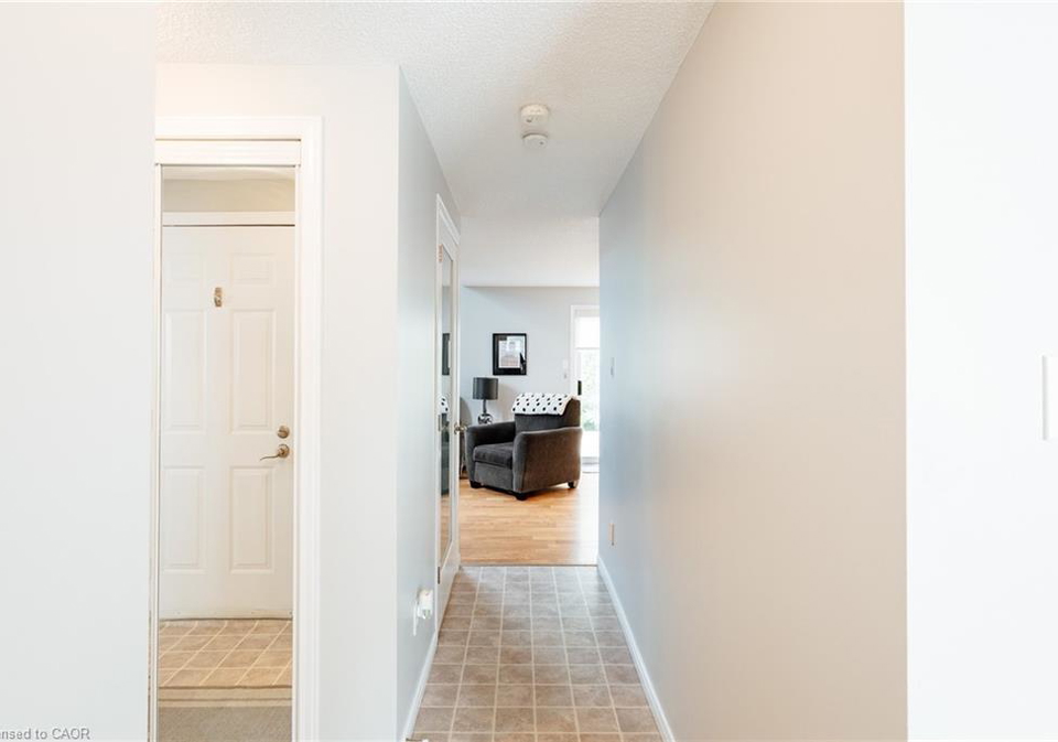 560-penny-lane-waterloo-ontario-40842170