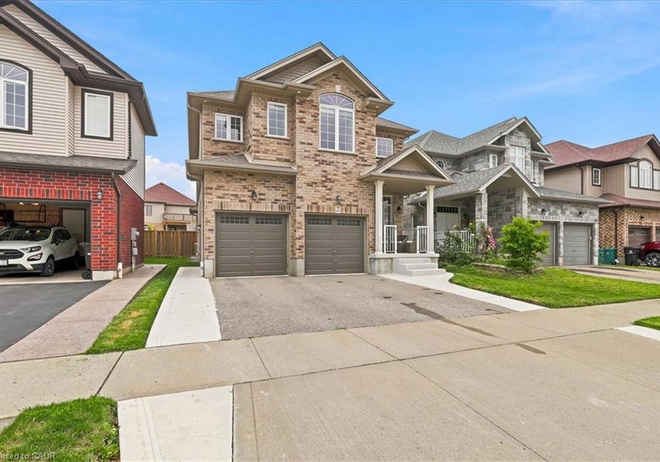 921-eden-oak-court-kitchener-ontario-40842172