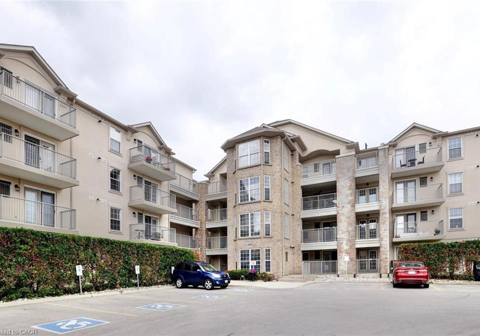 1490-bishops-gate-oakville-ontario-40842201