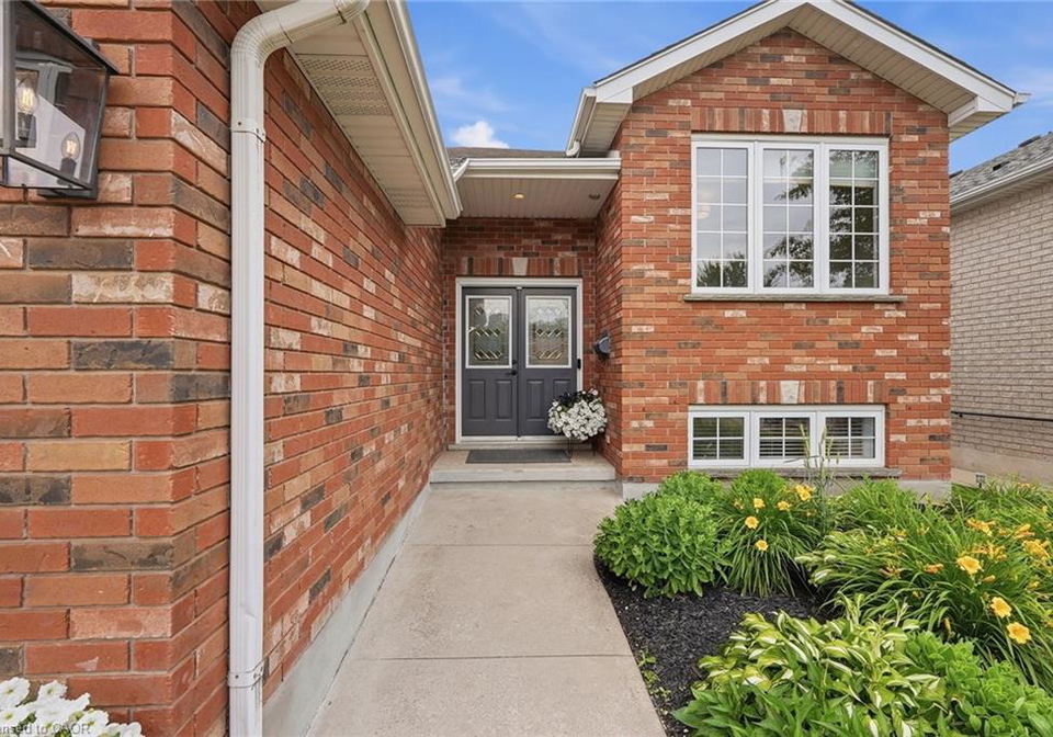 105-harwood-road-cambridge-ontario-40842207
