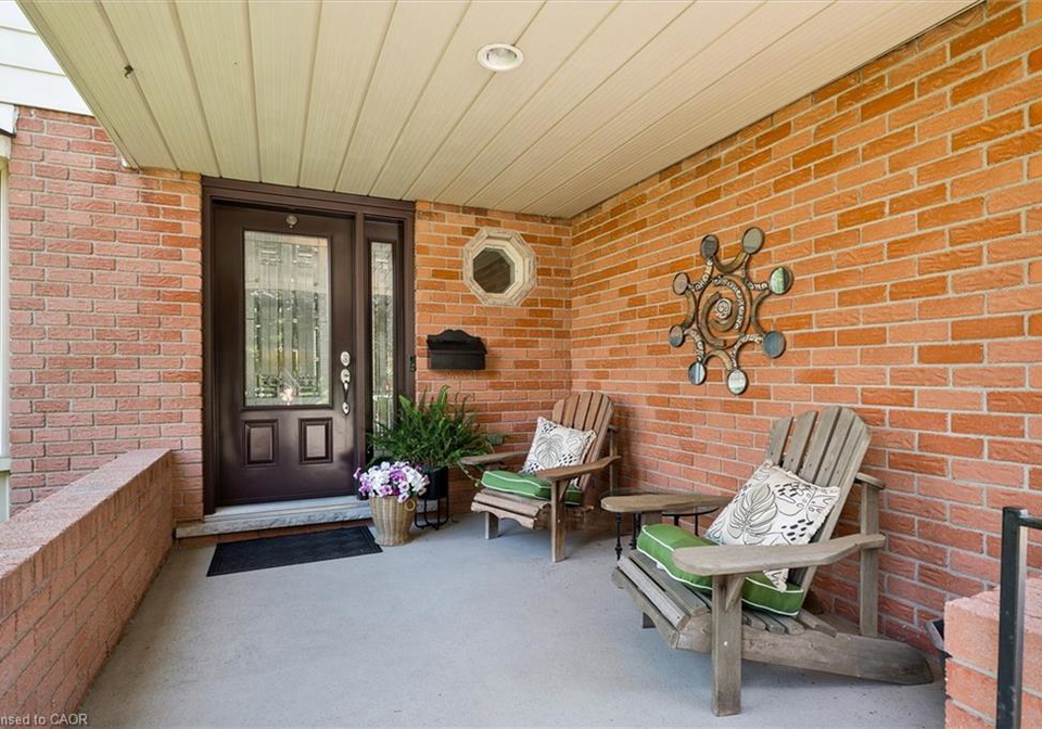 108-mallard-crescent-waterloo-ontario-40842220