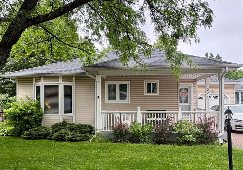 227-silverbirch-boulevard-mount-hope-ontario-40842223