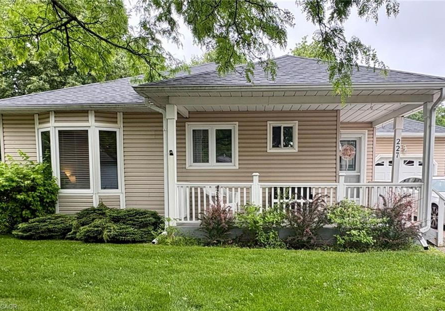 227-silverbirch-boulevard-mount-hope-ontario-40842223