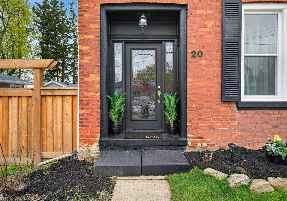 20-wigton-street-caledonia-ontario-40842276