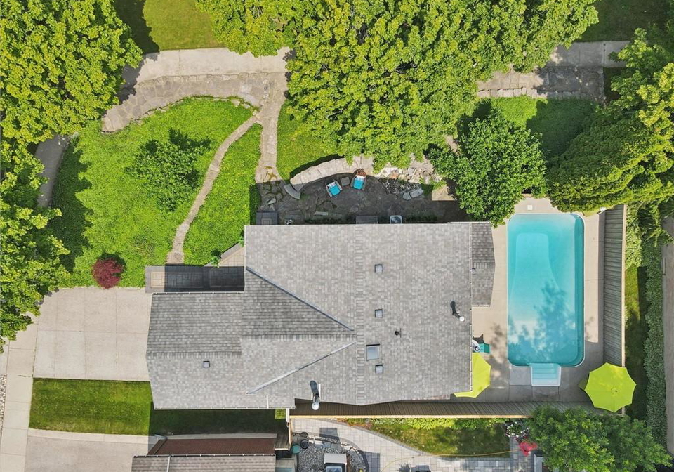 16-manitoulin-crescent-kitchener-ontario-40842278