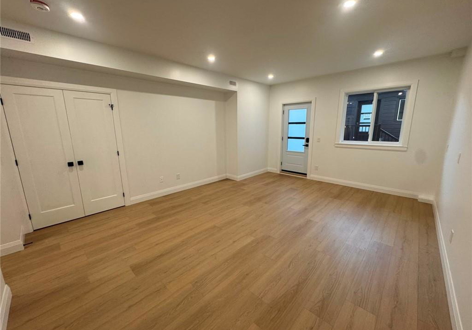 17-white-avenue-north-york-ontario-40842292