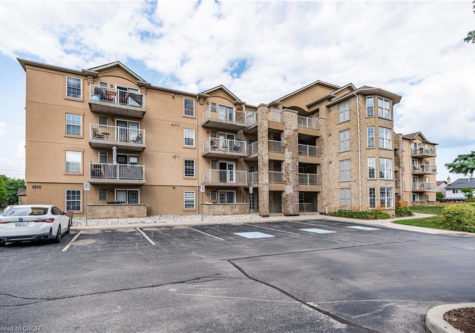 1810-walkers-line-burlington-ontario-40842313