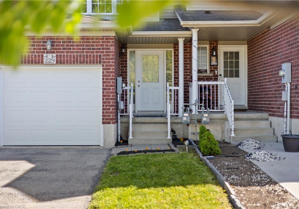 229-parkvale-drive-kitchener-ontario-40842318