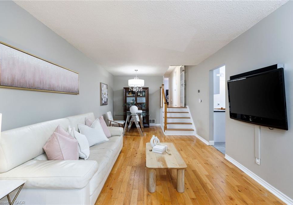 2358-holyhead-drive-burlington-ontario-40842364