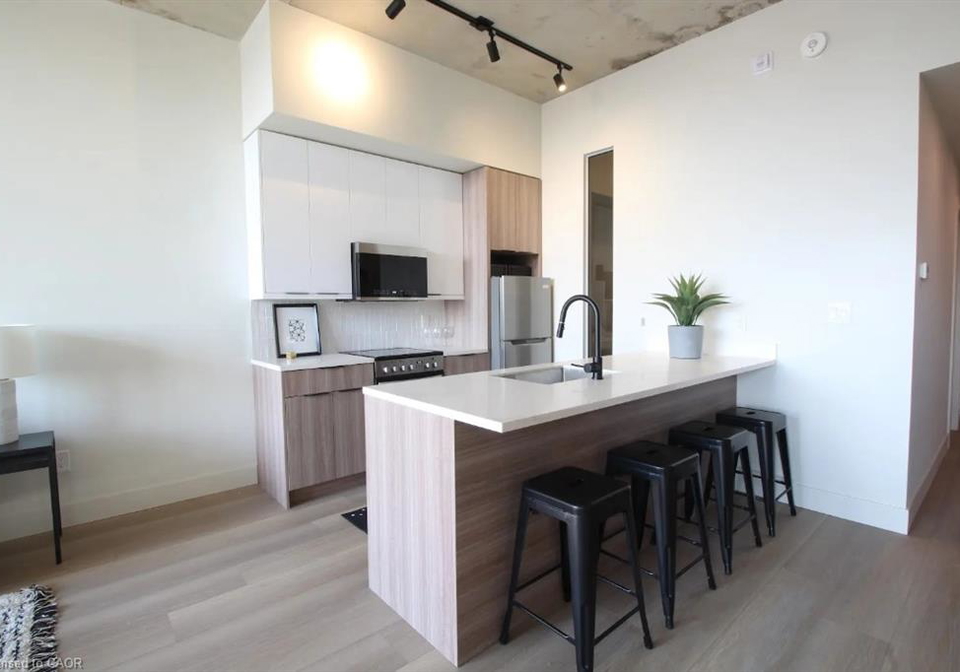 24-augusta-street-hamilton-ontario-40842384