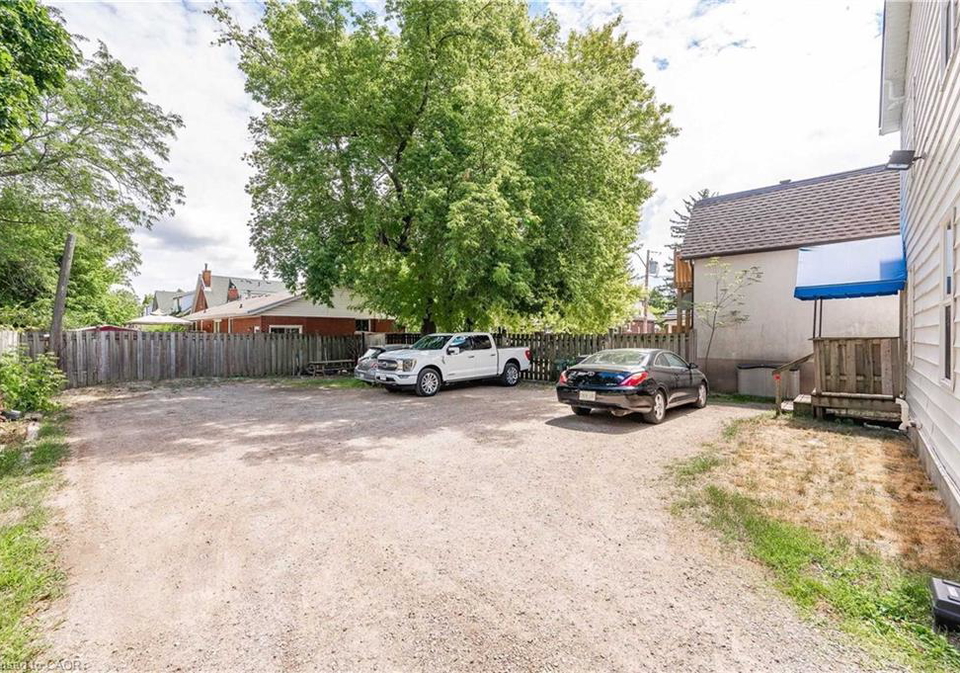 567-woolwich-street-guelph-ontario-40842402