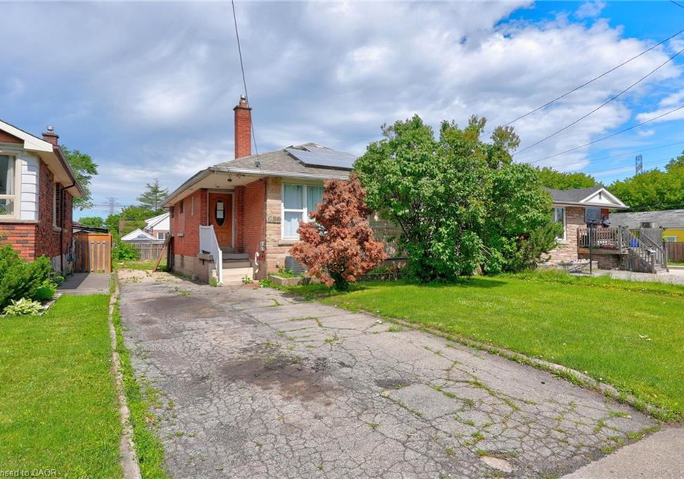 689-burgess-avenue-hamilton-ontario-40842465