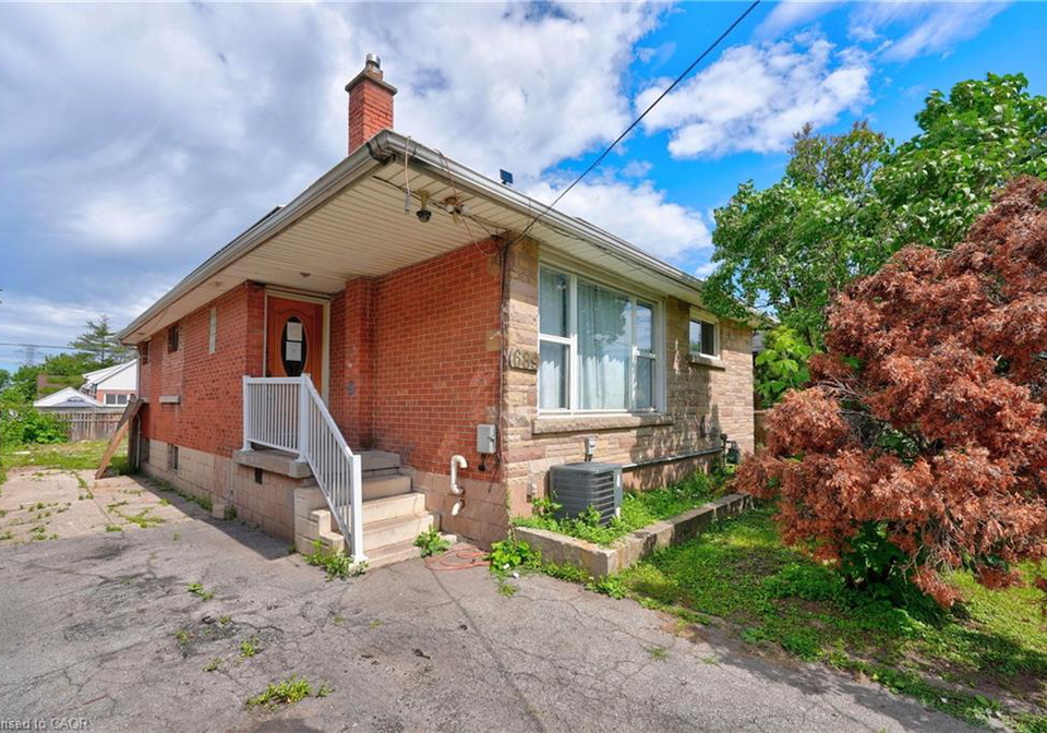 689-burgess-avenue-hamilton-ontario-40842465
