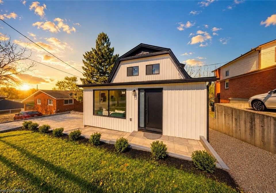 23-aberdeen-street-caledonia-ontario-40842476