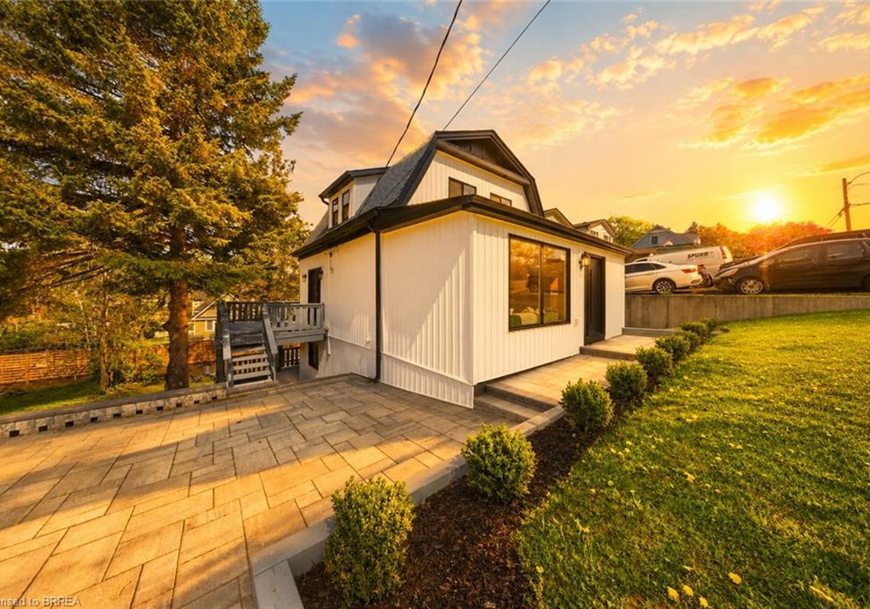 23-aberdeen-street-caledonia-ontario-40842476