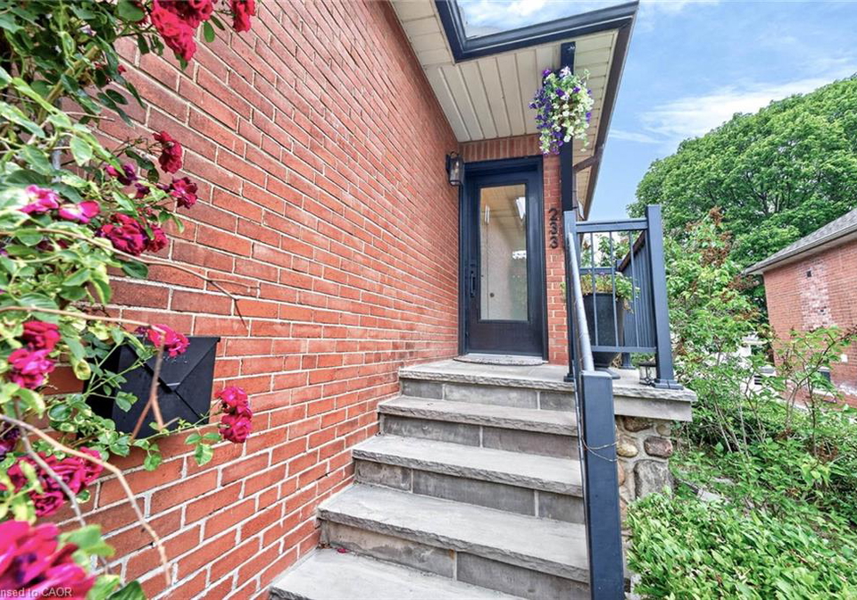 233-rosemount-avenue-toronto-ontario-40842539