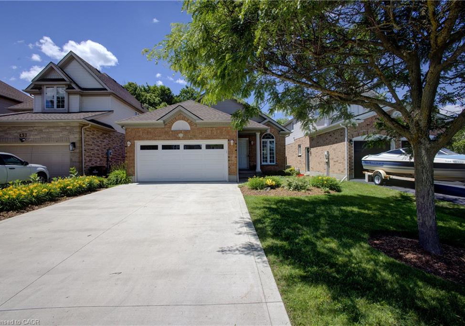 439-woodrow-drive-waterloo-ontario-40842553