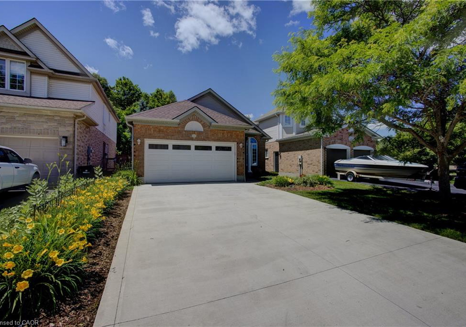 439-woodrow-drive-waterloo-ontario-40842553