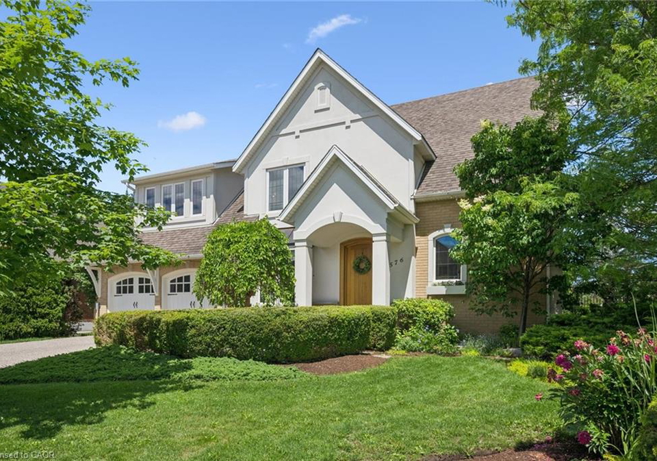 576-falconridge-crescent-kitchener-ontario-40842604