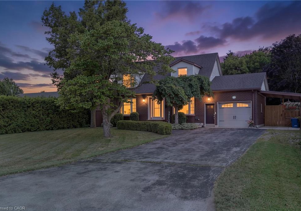 1015-queen-street-courtland-ontario-40842654