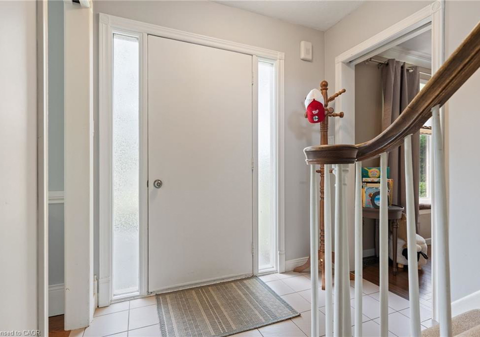 1015-queen-street-courtland-ontario-40842654