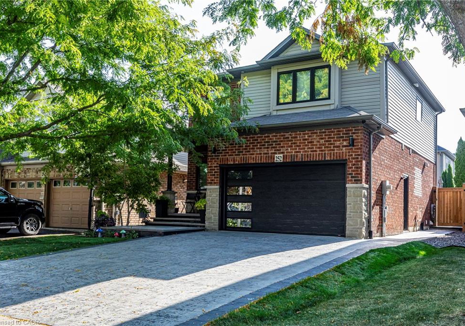 252-upper-mount-albion-road-stoney-creek-ontario-40842663