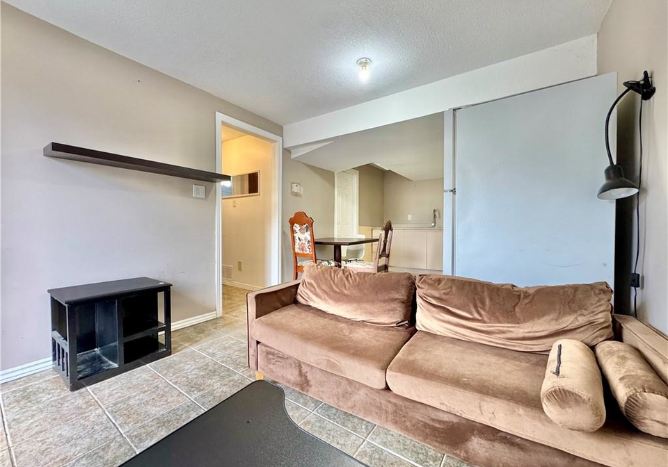 894-strasburg-road-kitchener-ontario-40842681