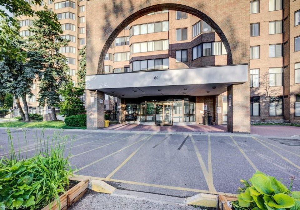 80-alton-towers-circle-toronto-ontario-40842692