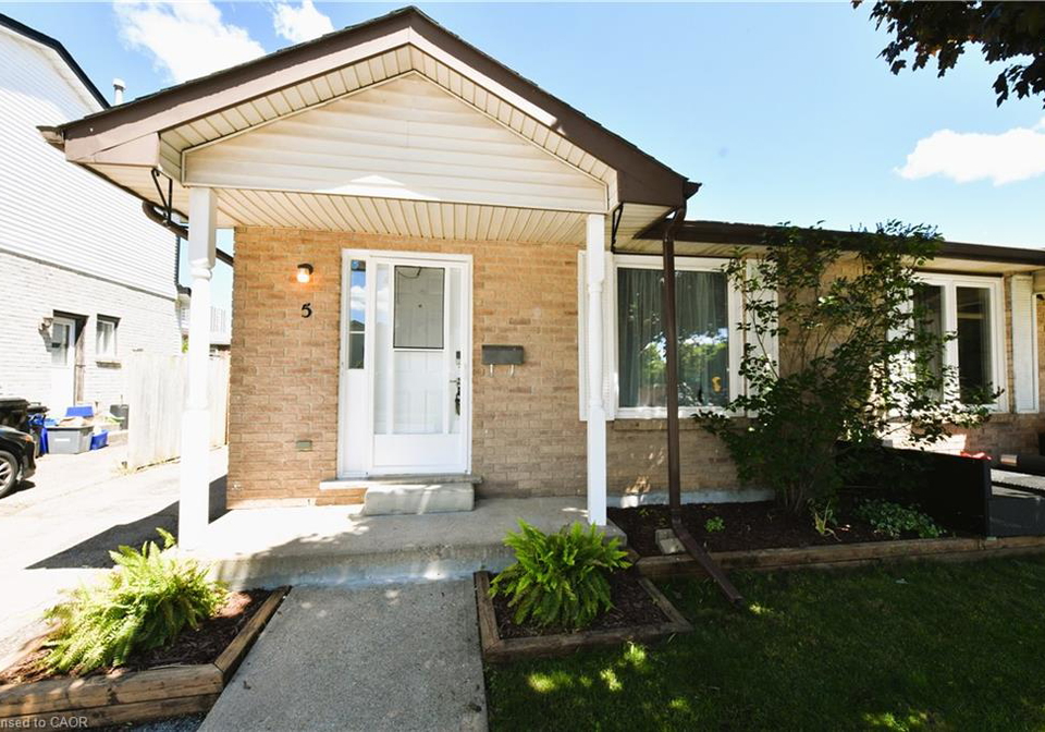 5-harmony-court-cambridge-ontario-40842695