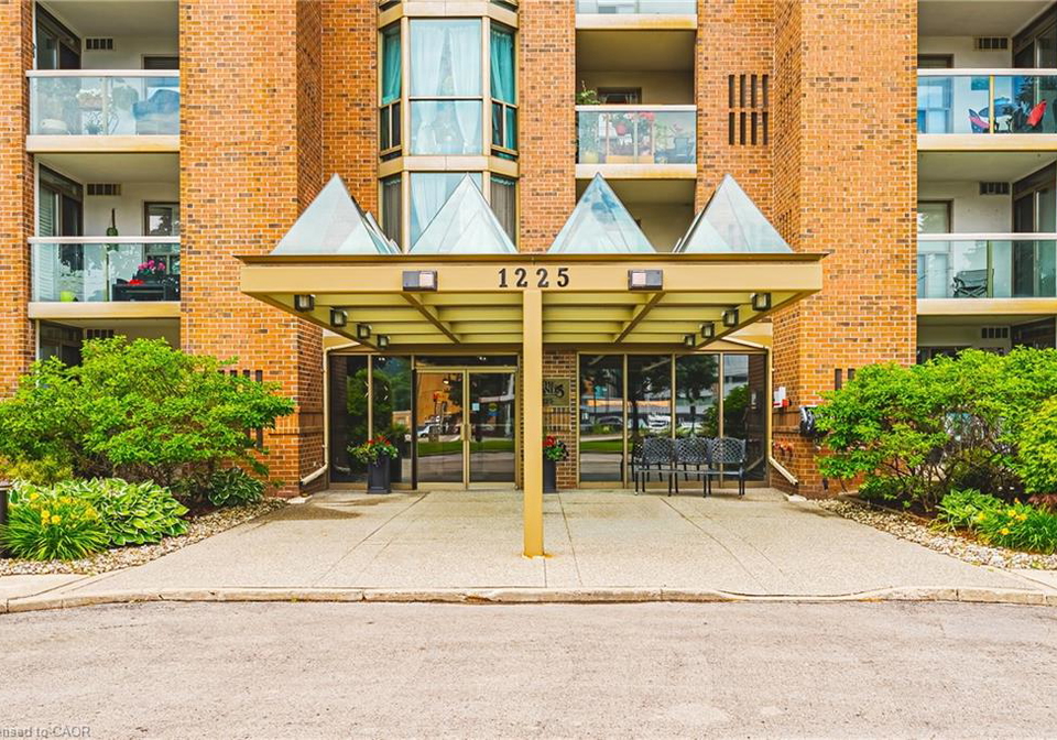 1225-north-shore-boulevard-e-burlington-ontario-40842703