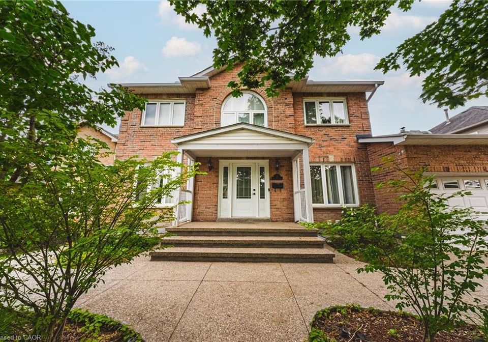 21-moss-boulevard-dundas-ontario-40842727