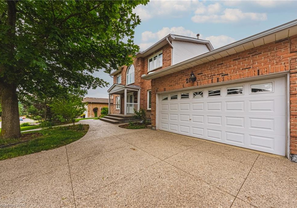 21-moss-boulevard-dundas-ontario-40842727