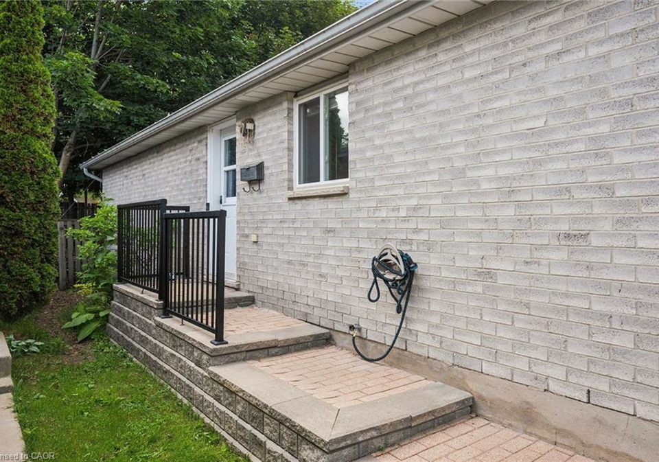 300-auden-road-guelph-ontario-40842748