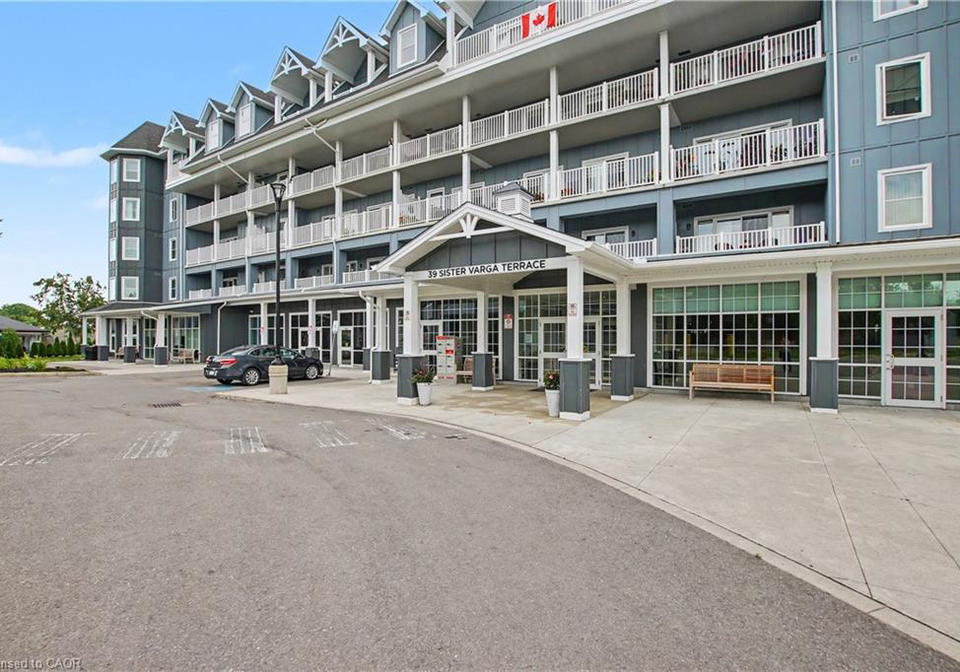 39-sister-varga-terrace-hamilton-ontario-40842764