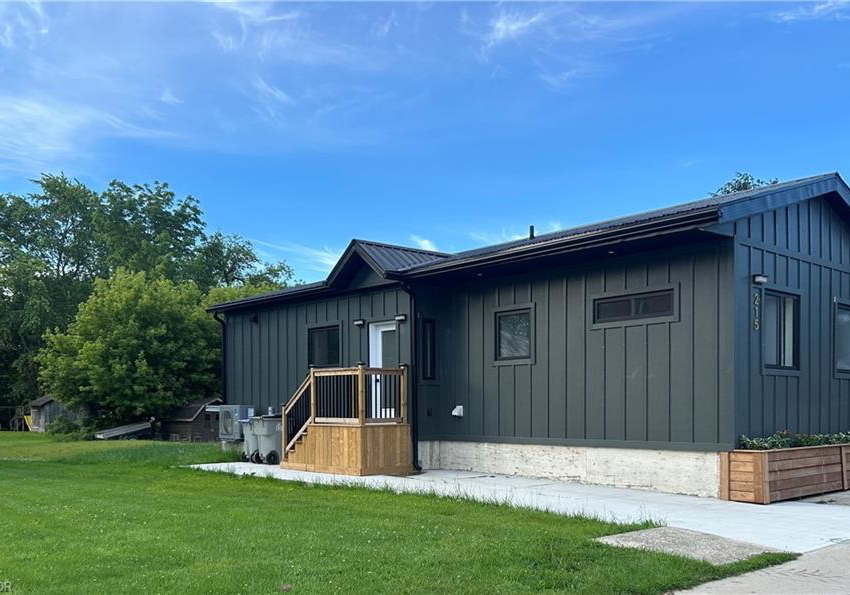 215-winstanley-street-monkton-ontario-40842771