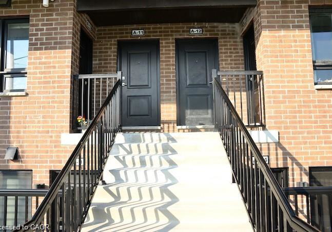 1331-countrystone-drive-kitchener-ontario-40842782