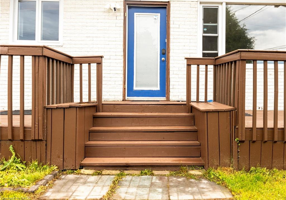 60-charlotte-avenue-chelmsford-ontario-40842797