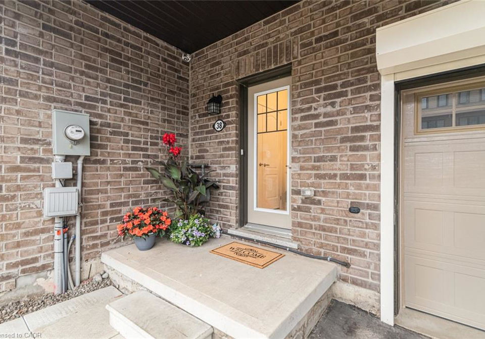 38-utter-place-stoney-creek-ontario-40842818