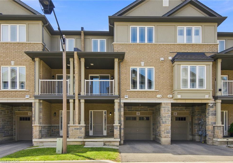 13-aqua-lane-hannon-ontario-40842820