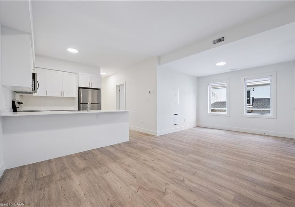 8-orchard-crescent-guelph-ontario-40842825