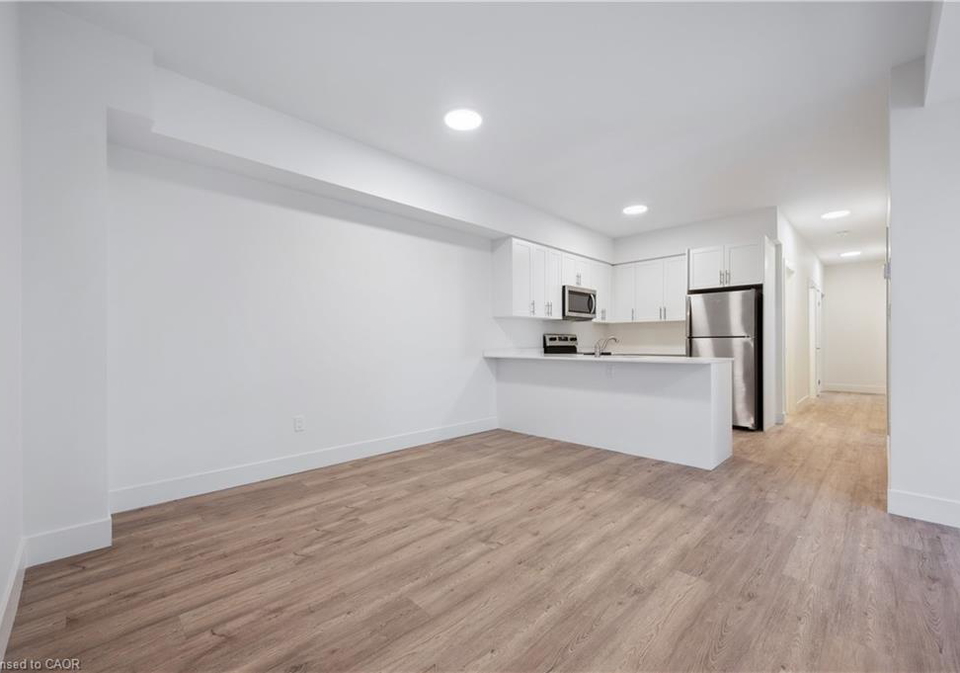 8-orchard-crescent-guelph-ontario-40842825