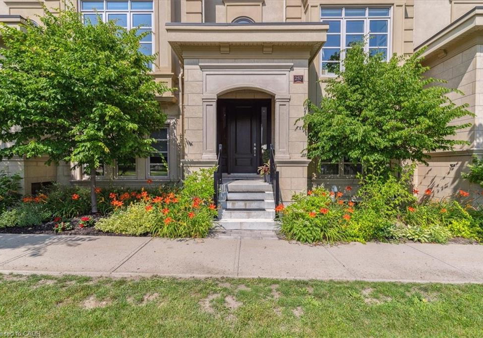 257-hanover-street-oakville-ontario-40842852